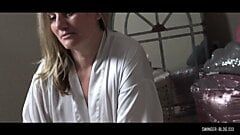 Mamă sexy țâțoasă Heather C Payne masând și sugând o pulă grasă