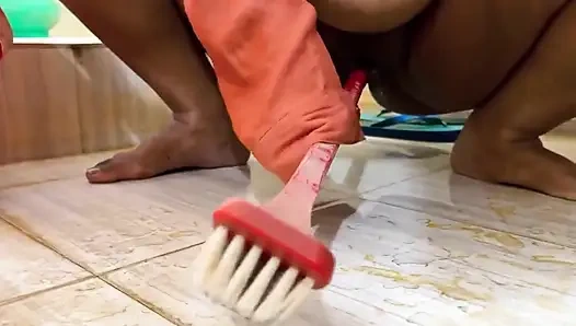 Big Boobs BBW Hot Collage Girl Anippe Toilet Brash Sex in Hostel Bathroom & Pee Unlimited