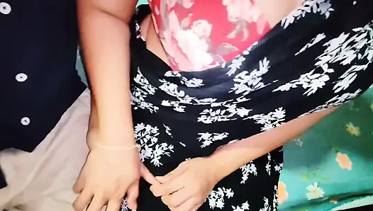 (Шри-ланкийский сингальный голос) сексуальная учительница грязно говорит и трахает персонал паренька..