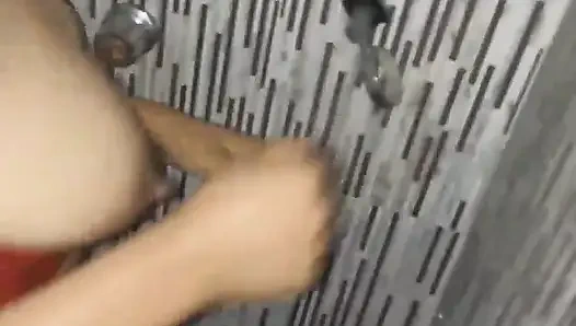 Büyük memeli esmer genç kız New York'lu bu genç bakireyle ilk kez sikişiyor