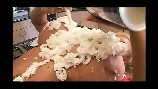 Büyük göğüslerle seks