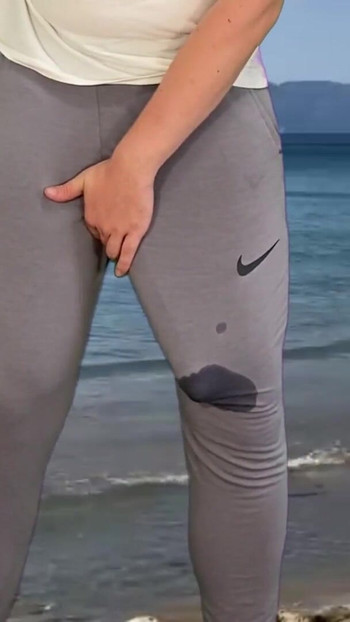 「パンツに大量チンポ射精」の必見の瞬間