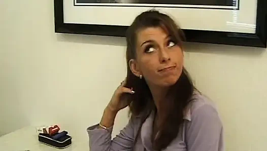 Горячие немецкие тинки трахаются пальцами и сосут хуй в винтажном фильме