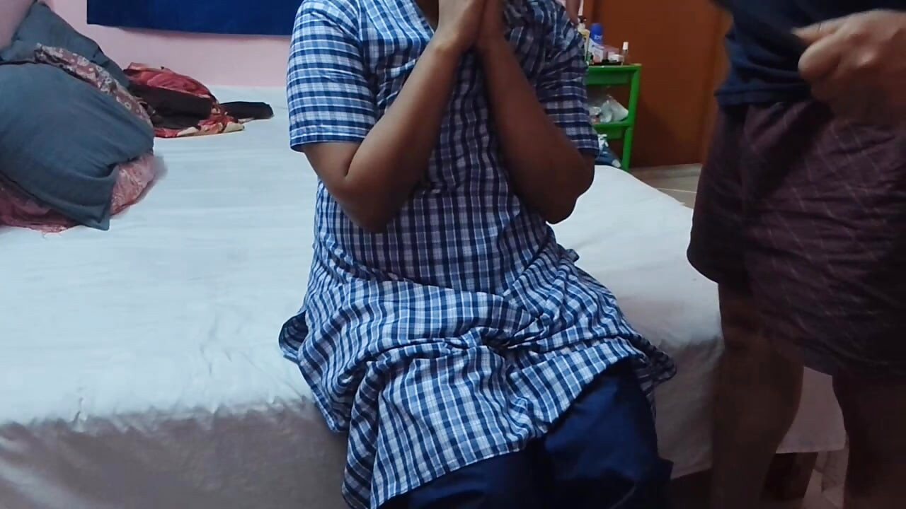 Chachu ne mujhe chut me fingering karte pakad liya, ab mai kya karu?