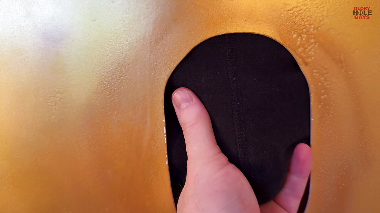 золота Gloryhole спочатку очікування, потім повільно спускаєш, соковитий член із крайньою плоттю