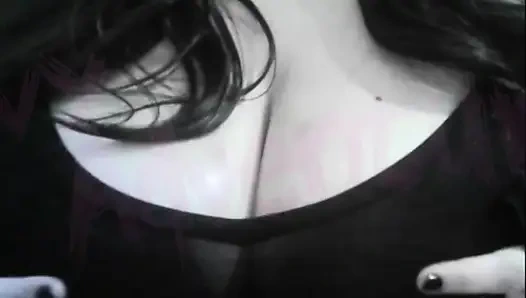 Otaku si istri culun lagi nonton bokong hentai sambil mainin toket besarnya #4