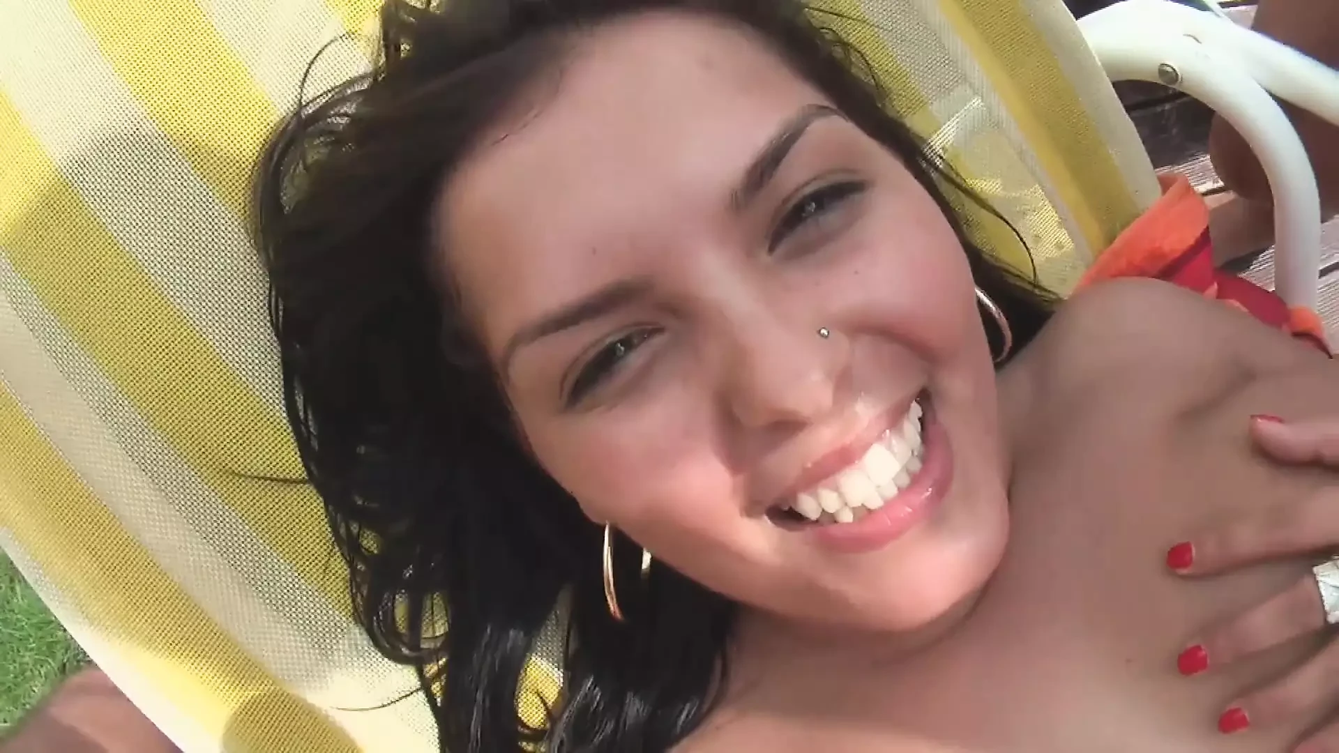 Ragazza con grandi tette scopano insieme
