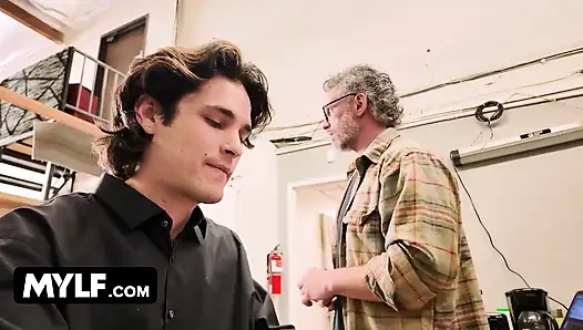 Thick MILF Richelle Ryan Breaks in a Brand New Stud and Takes His Young Cock