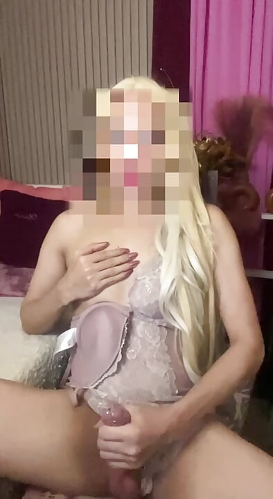Condom cumshot
