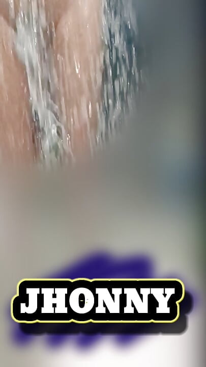 La bite est petite ou grosse ? Je ne sais pas.