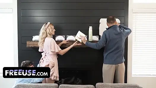 River lynn babası etrafta dolaşırken Rion King'in sessiz kalmasına cesaret ediyor