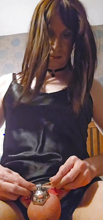 Uncaged sissy clitty