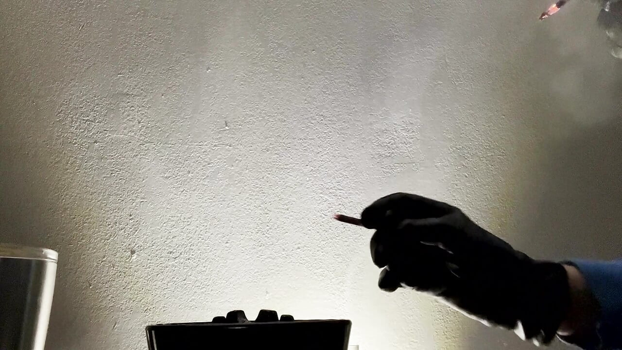 MY DIRTY ASHTRAY MORE 120 MENTHOLS IN MY HOTEL ROOM