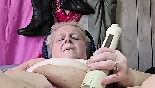 The Spinning Cone Got Her Wet in Pussy Sweat