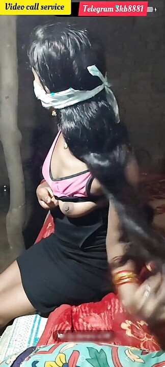 Bhabhi Sex Hindi Audio samtidigt som du gör kunderna nöjda