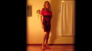 Crossdresser visar upp sina trosor