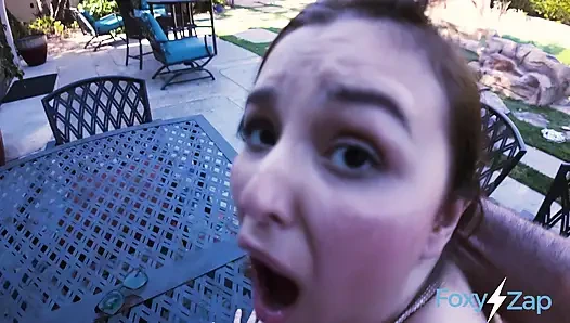 Leana lovings - gadis mesum yang lagi sange menggoda tetangga barunya