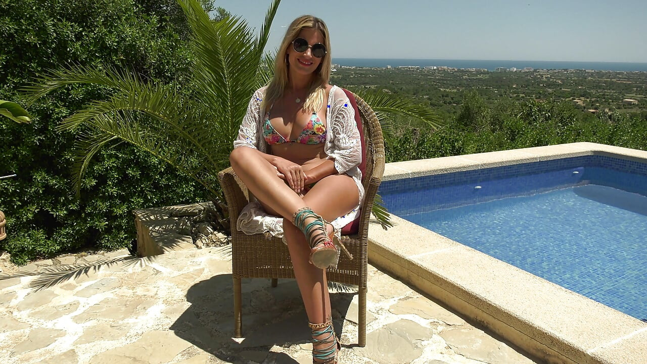 Hot Blonde MILF Loves Fucking at the Pool