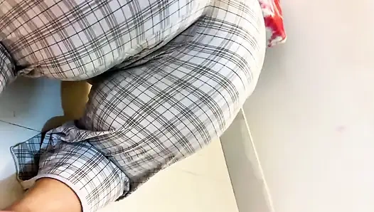 Großer runder arsch, muslimische sexy stiefmutter steckt am teetisch &will analfick von fremdem - breite muschi