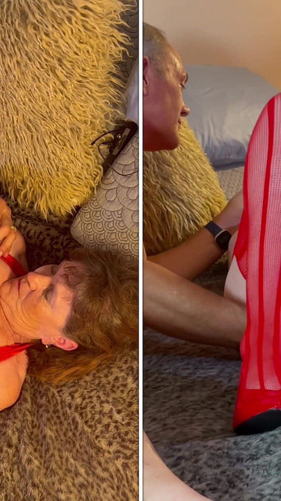 Baka u crvenom: kurva koja jebe dildo
