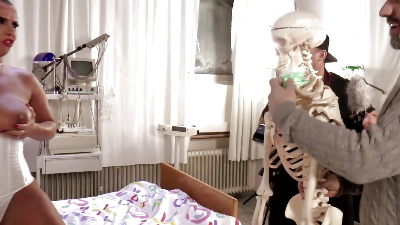 Lovely big ass MILF sprayed in her mouth