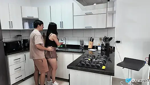 Busty Cleaner kepergok dan dientot