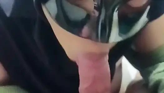 Saudari Tiri Berpayudara Alami Besar yang Cantik, Vagina Ketat, dan Dikeluarkan Sperma di perutnya