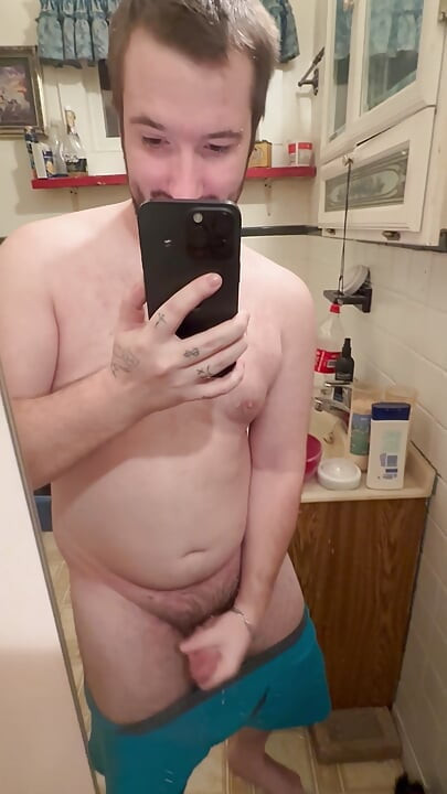 Jerking off in the bathroom mirror