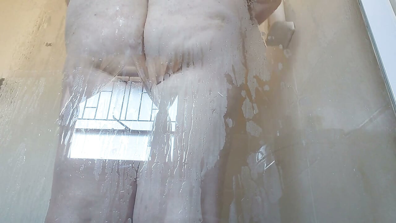 Pov: bạn đang xem tôi tắm bí mật