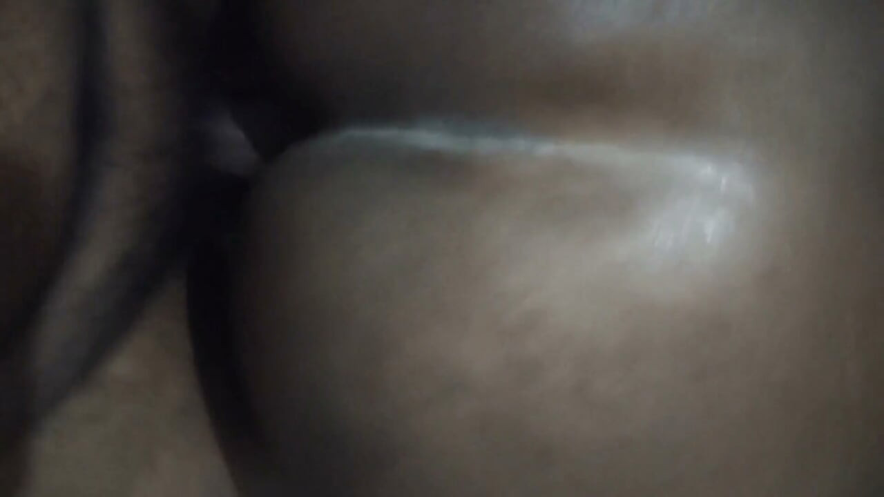 쇼핑하러 나가는 동안 도기 스타일로 따먹히는 바비.