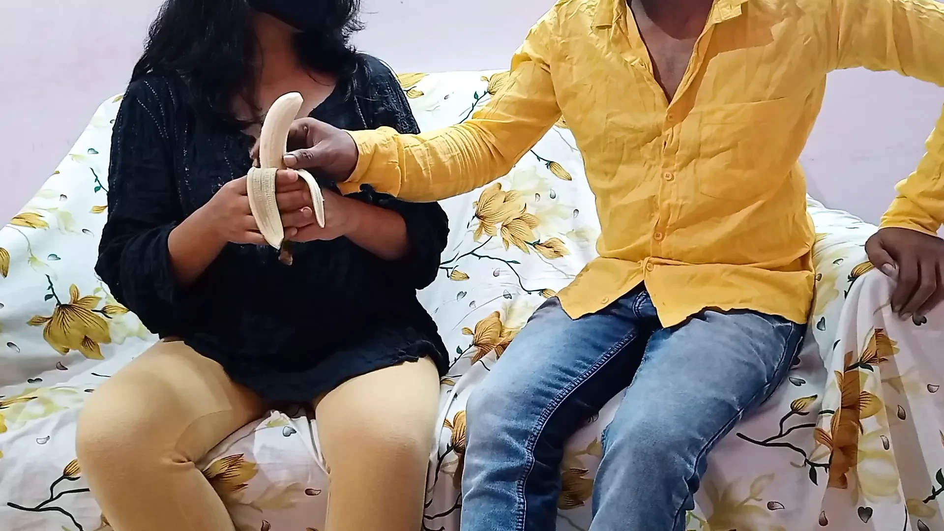 Desi jija sali specijalni banana seks indijski xxx porno sa jasnim hindi zvukom