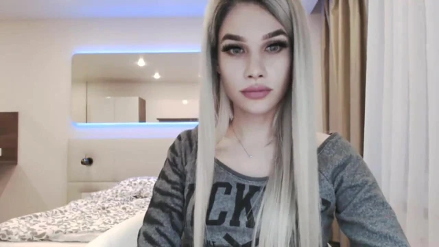 Perfect Shemale Cums on Webcam