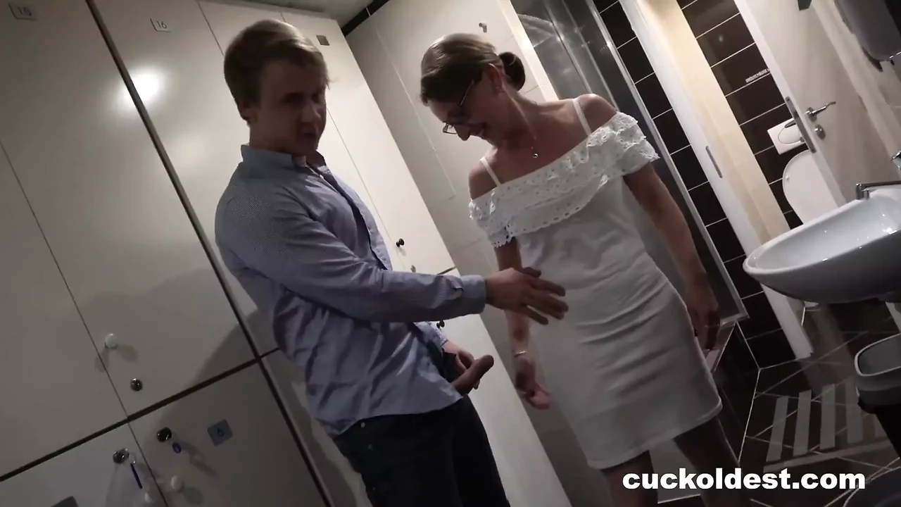 Licking Young Ass While Sucking Hard Cock - Cuckoldest