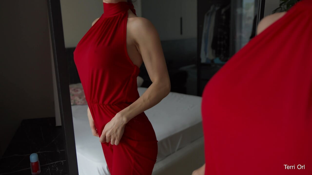The horny wife was late for the concert because she wanted to suck a big dick and got cum in her pussy - he came twice
