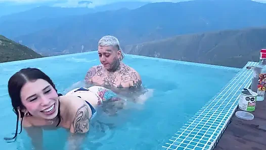 Kencan Tinder Berakhir Dengan Seks Luar Ruangan Dengan Chicamocha Canyon Di Latar Belakang