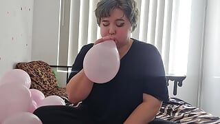 Ballonnen opgeblazen om mijn kamer te versieren