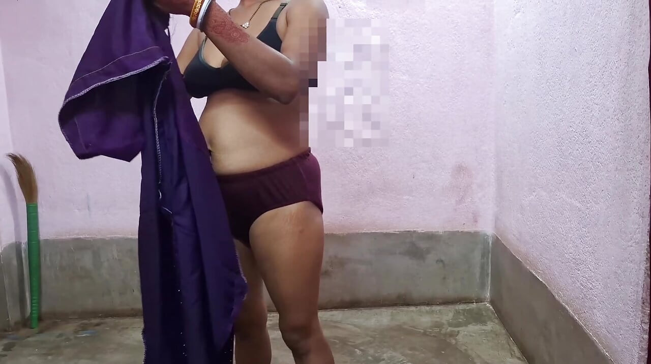 Καυτό ινδικό XXX MAID πλήρες γαμήσι