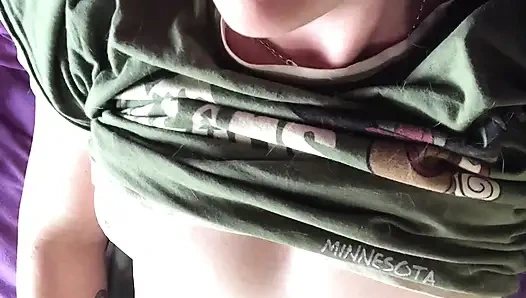 Взрывной сквиртующий оргазм в то время как фантазия о 28-м 390-фунтовом Curvyteen от Fetlife