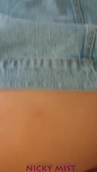 “一个女孩在阳台上让我射精”的必看时刻
