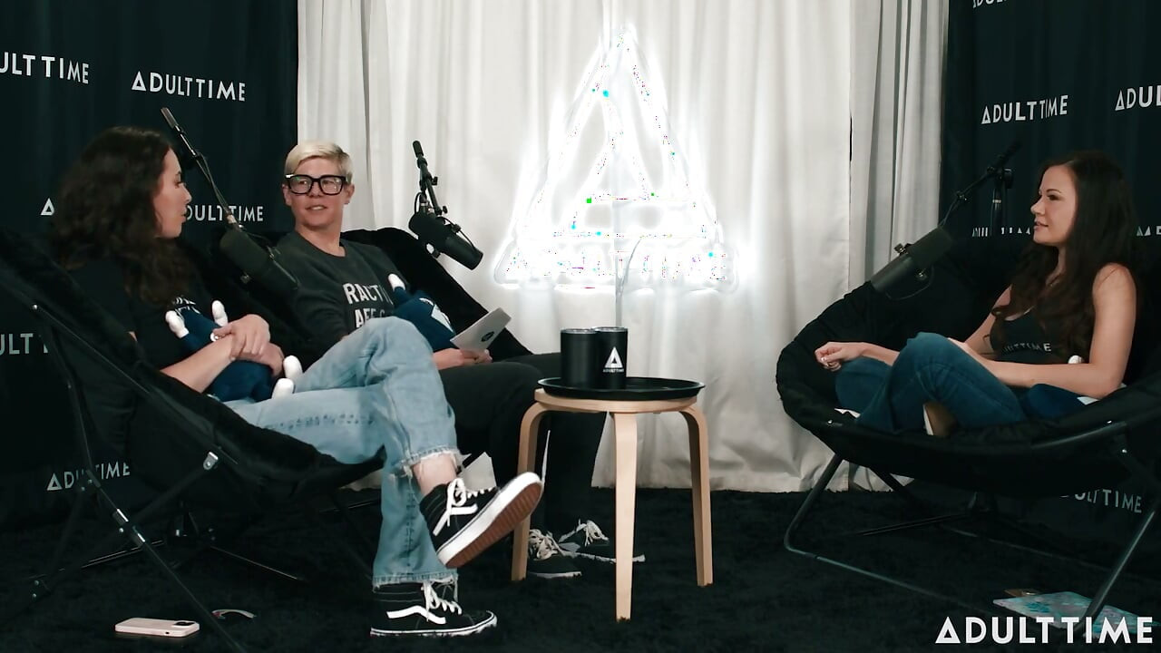 Alison Rey i Casey Calvert Telo se računa, drolja Eras, i Taylor Swift podcast za odrasle