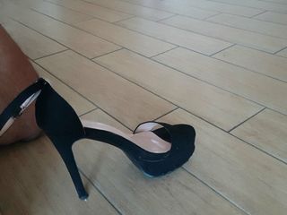 Cum sandal high heels putri teman