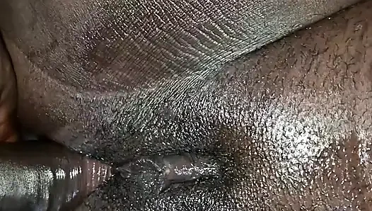 Pantat berhasil didevirginisasi, dia berteriak sangat dia menyukainya