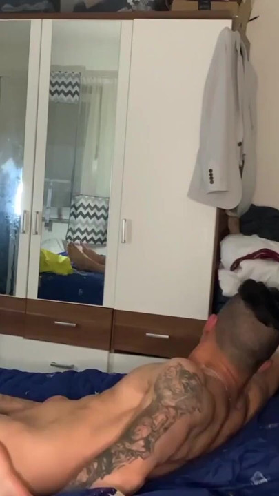 Pavel seduces Silvio | Clip 1