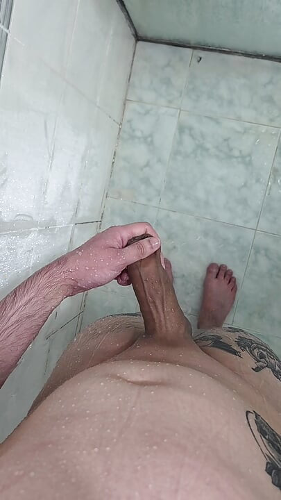 FUN IN THE SHOWER - MY NEW ONLYFANS LKINGSBR1