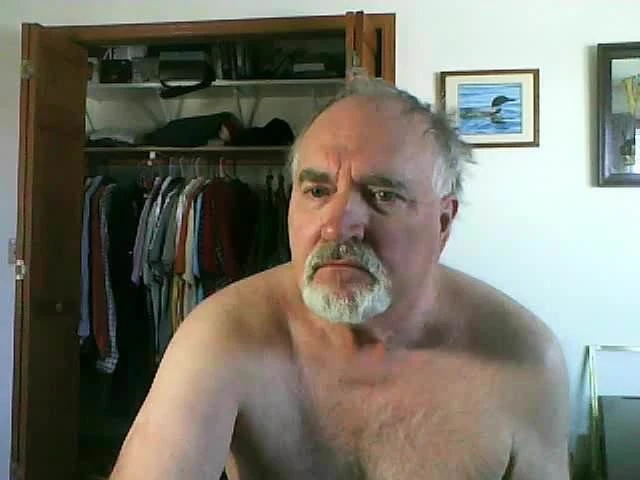 Mature man cums on cam