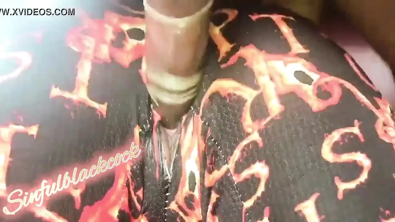 Wardrobe Stuck with Ebony Bitch