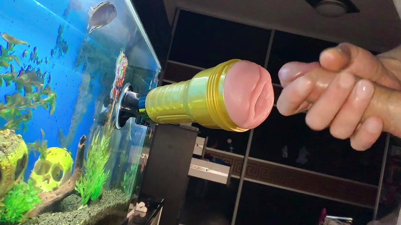 I fuck my flashlight