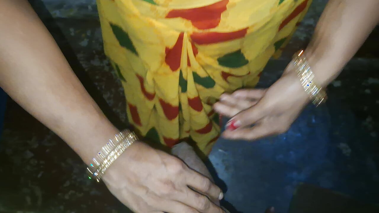 Prsatá prsa žena saje mého ptáka