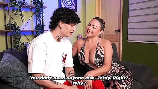 Busty stepmother ends up fucking her stepson after comforting him . Jordy Fabian y Daniela Gomez