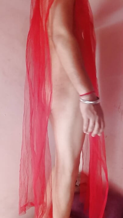 Nude Gay Boy Showing His Assets, Who Wanna Fuck My Ass